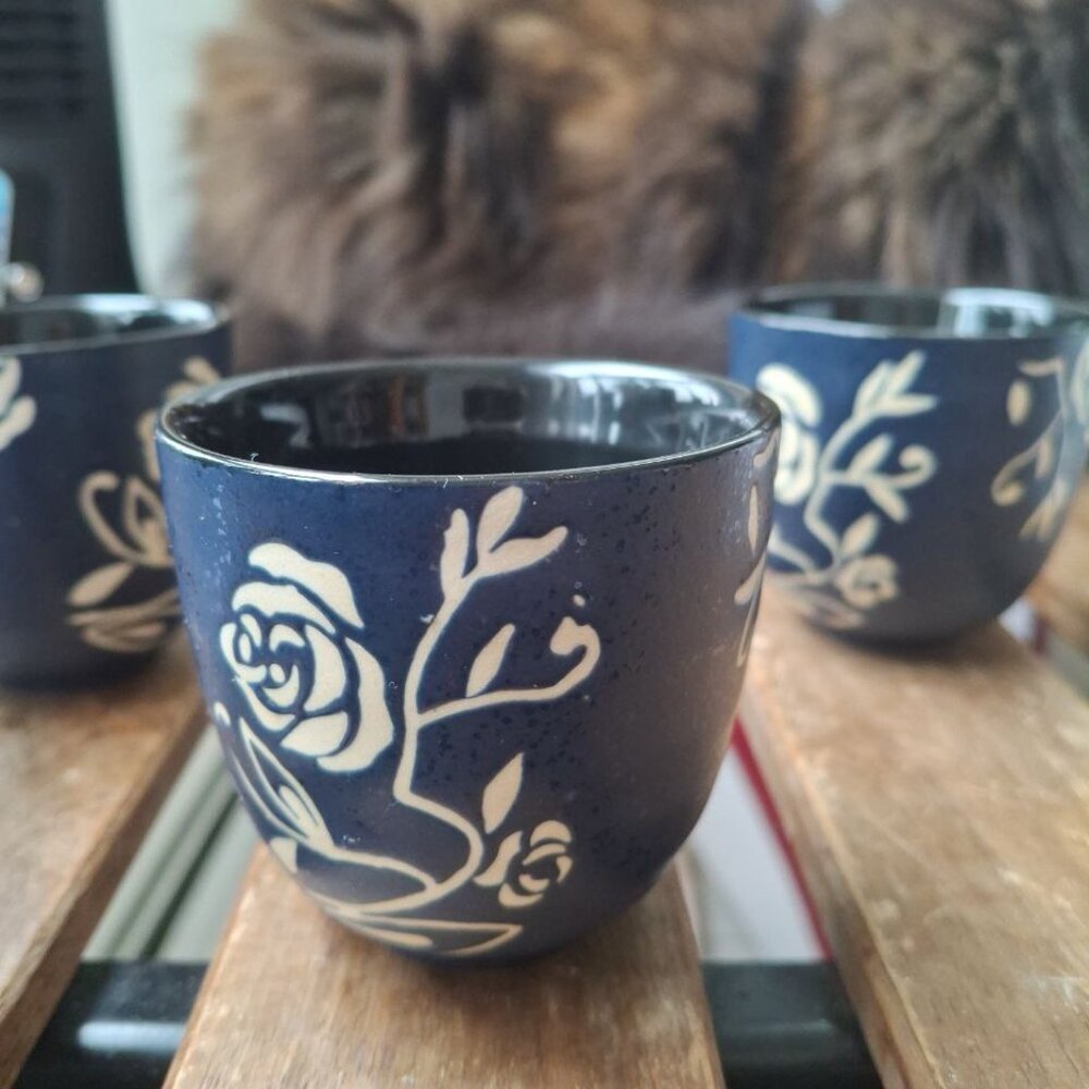 Set of 3 Beautiful Japanese-Style Ceramic Tea Cups (Yunomi) - 2.7"x2.5" - Picture 5 of 10